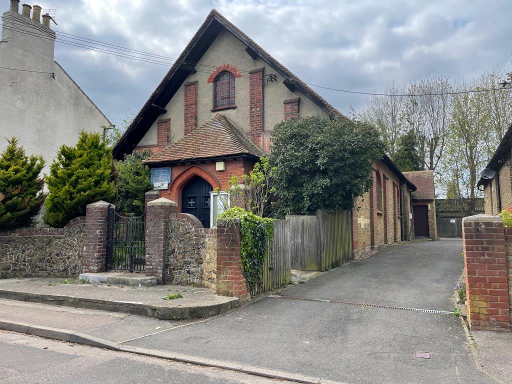 Lot: 108 - METHODIST CHAPEL WITH POTENTIAL -
